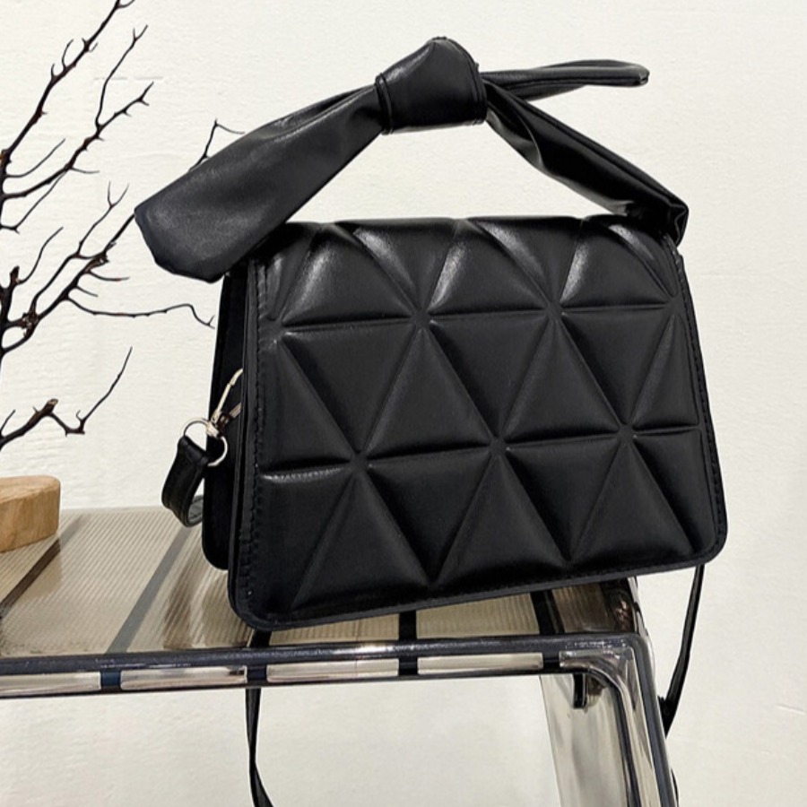 

LW Geometric Pattern Messenger Bag, Black