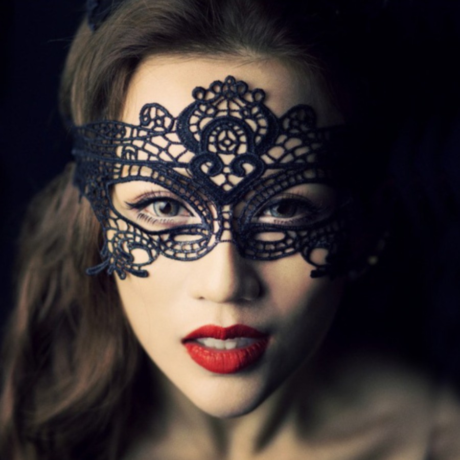 

LW SXY Lace Cut Out Eye Mask, Black