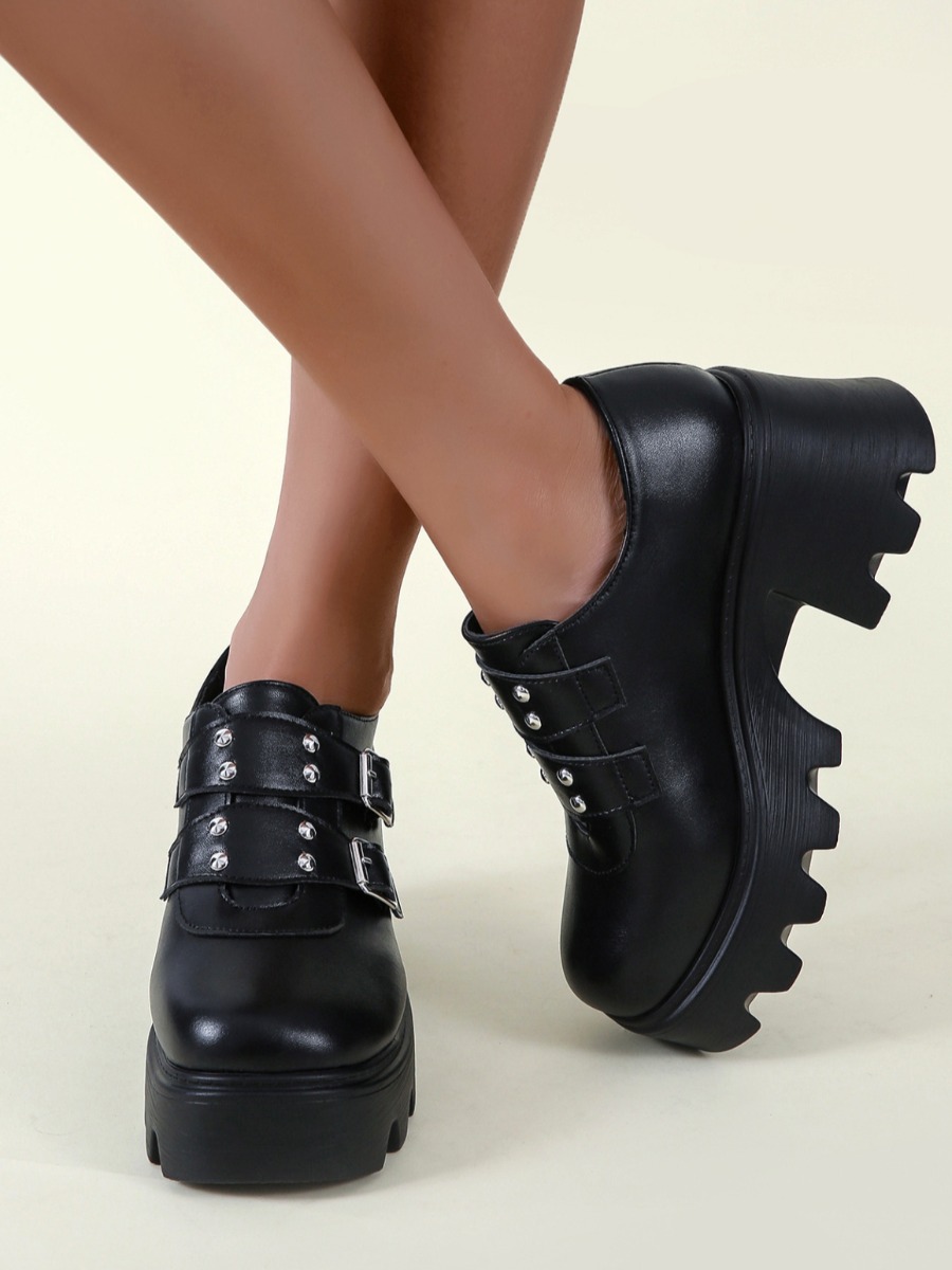

LW Buckle Design Platform Flats, Black