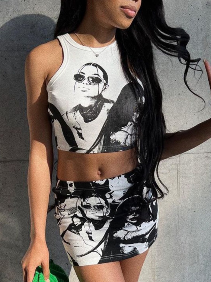 

LW Crop Top Figure Print Skirt Set, White
