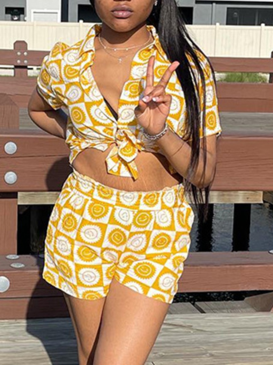 

LW BASICS Turndown Collar Geometric Print Shorts Set, Gold
