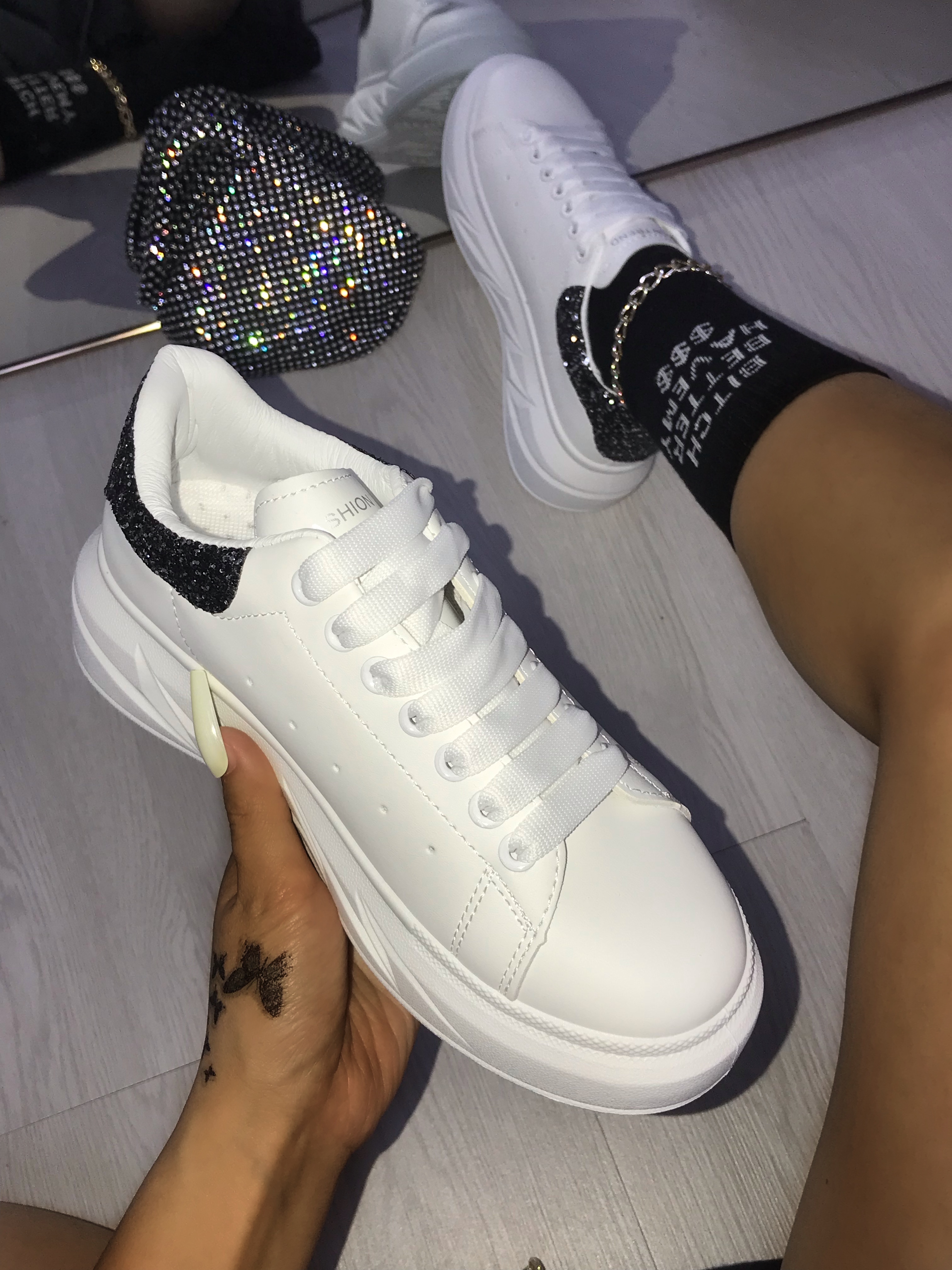 

LW Round Toe Sequin Patchwork Daily Black And White Sneakers