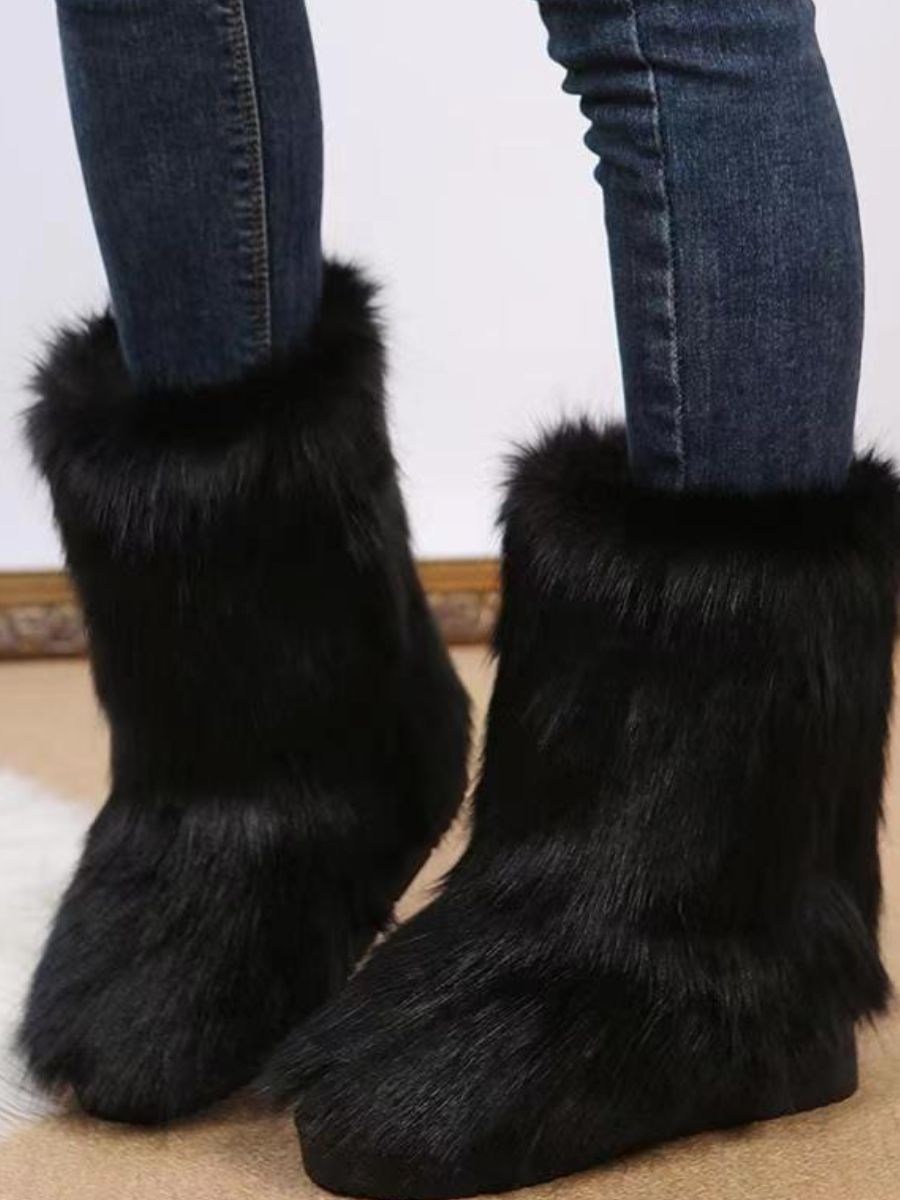 LW Round Toe Plush Booties