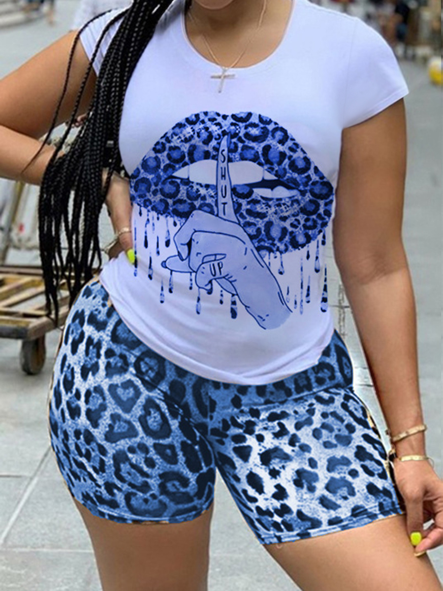 LovelyWholesale Plus Size Chic Leopard Lip Print Blue Two-piece Shorts Set Summer Short Sleeve Street Basic Round Neck  4X Spring Summer 2024