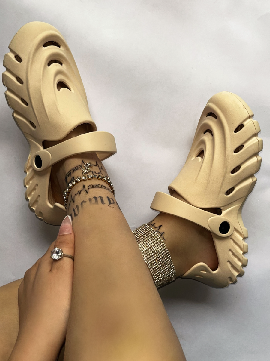 LovelyWholesale Cut Out Slingback Flats Summer Casual Spring Summer 2024