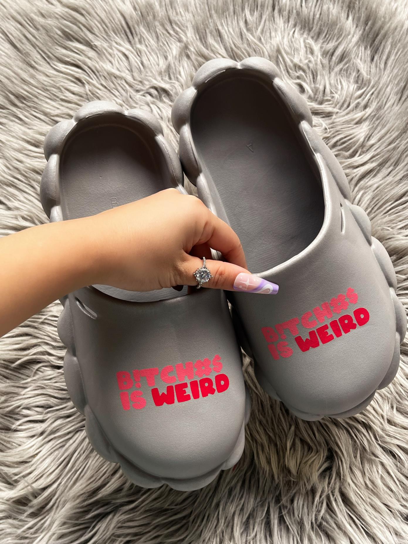 LW Letter Print Cut Out Slides