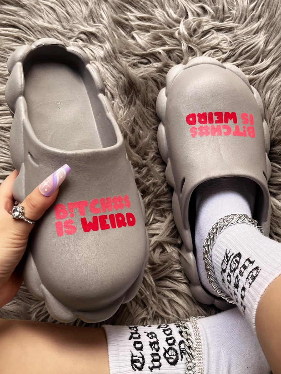 LovelyWholesale Letter Print Cut Out Slides Summer Casual Spring Summer 2024