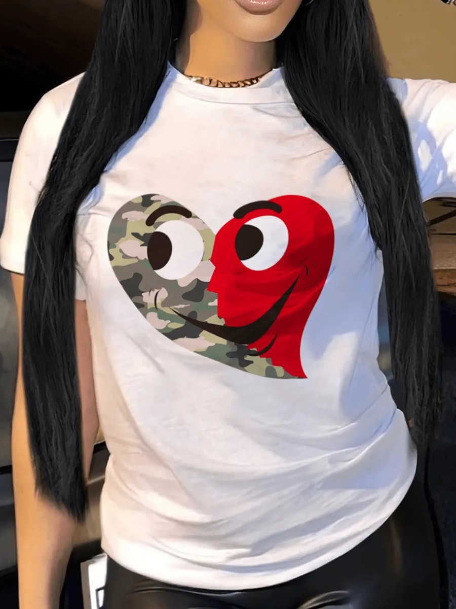 LovelyWholesale Camo Eye Heart Print T-shirt Summer Short Sleeve Casual Pattern Round Neck Spring Summer 2024