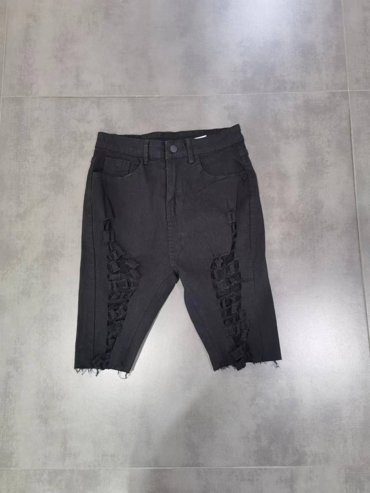LW Ripped Raw Edge Straight Denim Shorts