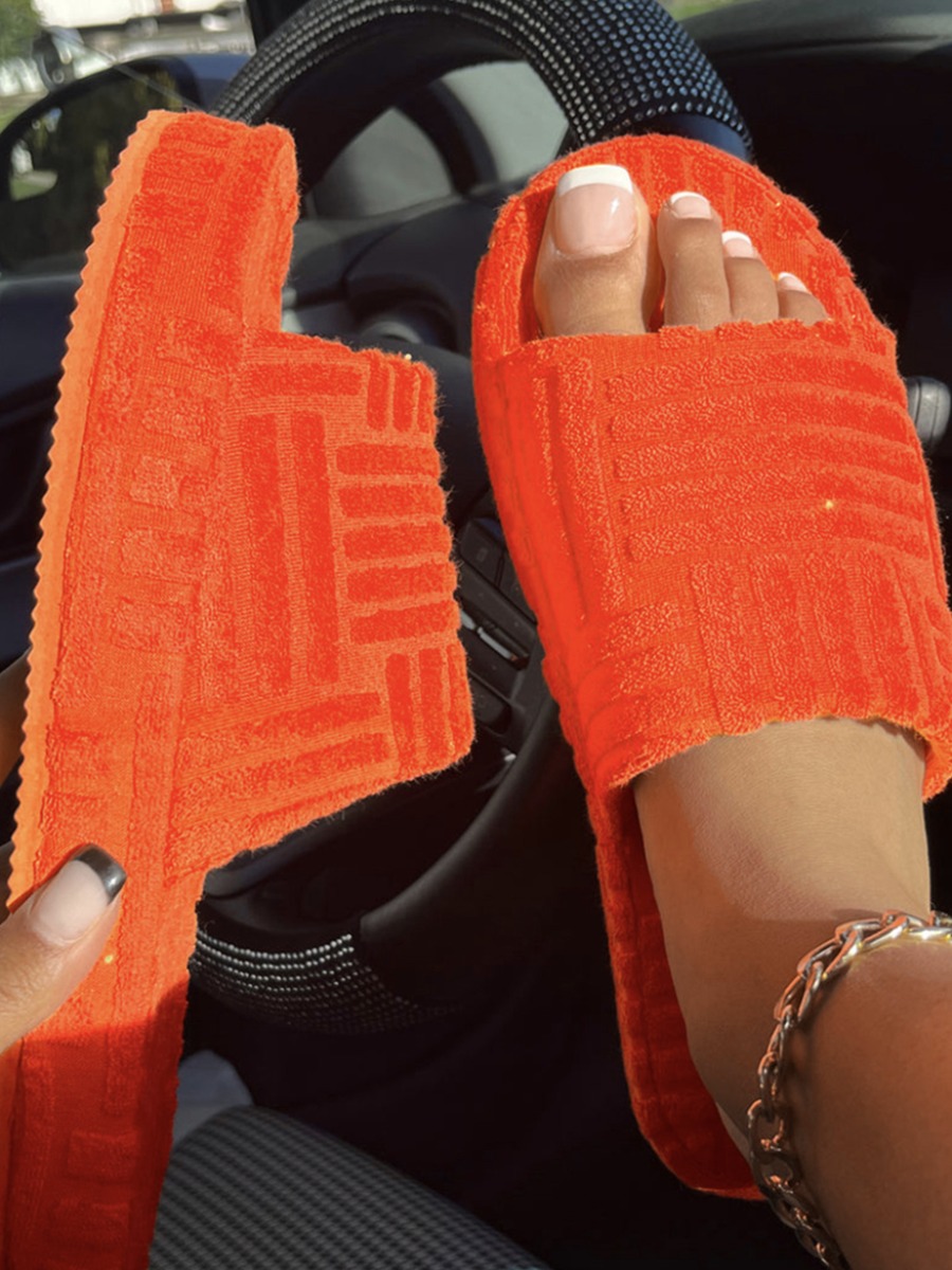 LW Basic Solid Daily Slippers