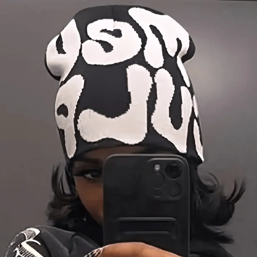 LW Letter Print Jacquard Warm Woolen Hat