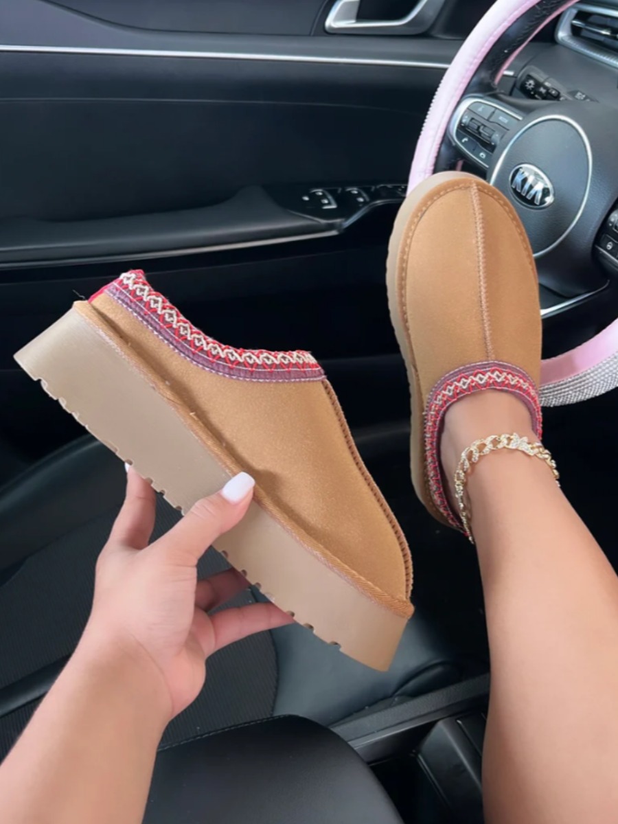 LW Round Toe Plush Booties