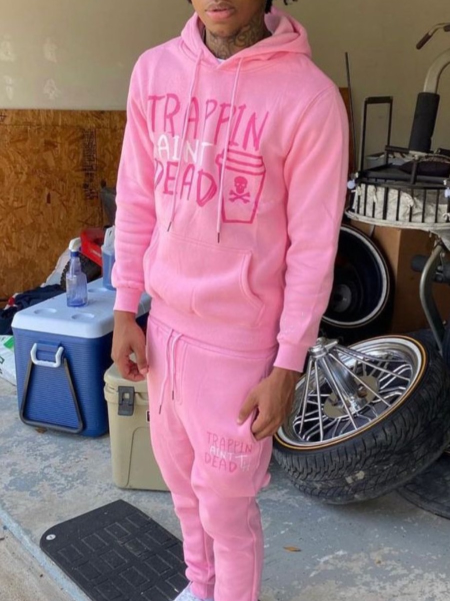 LovelyWholesale Men Letter Print Kangaroo Pocket Tracksuit Set Fall Long Sleeve Casual Pocket Design Hooded Collar Spring Summer 2024